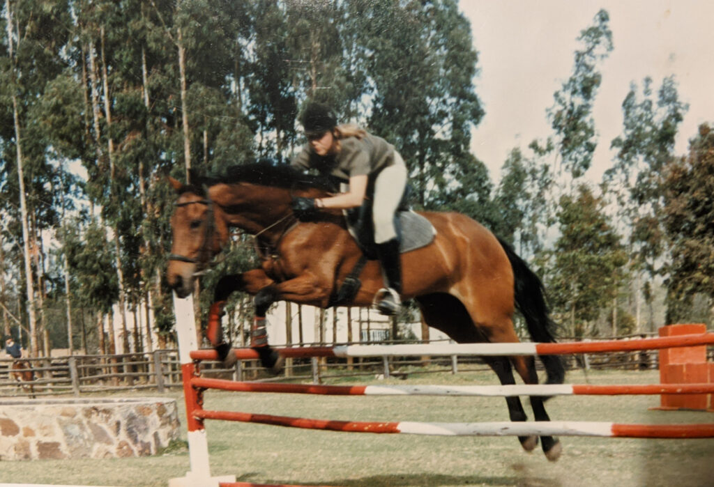 Catherin Seib beim Springreiten – Pferdeausbildung und Training